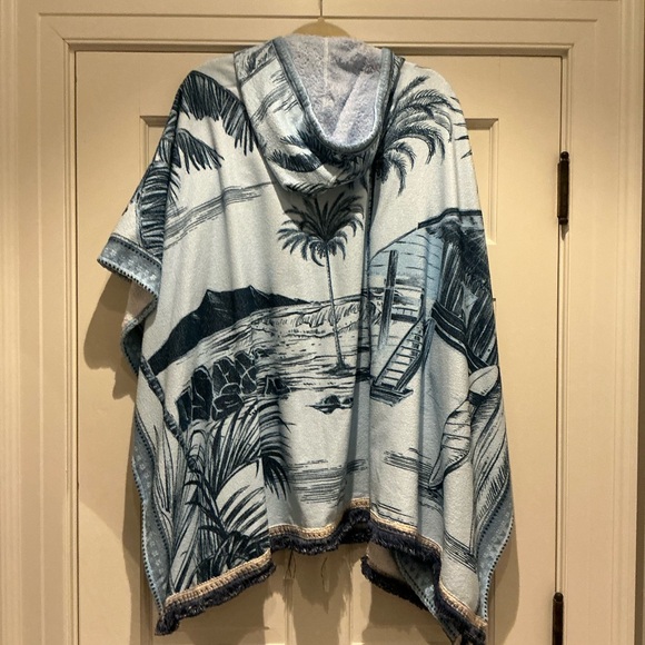 NWOT- Free People - Agua Bendita Blue and White Hooded Beach Poncho - Picture 7 of 8